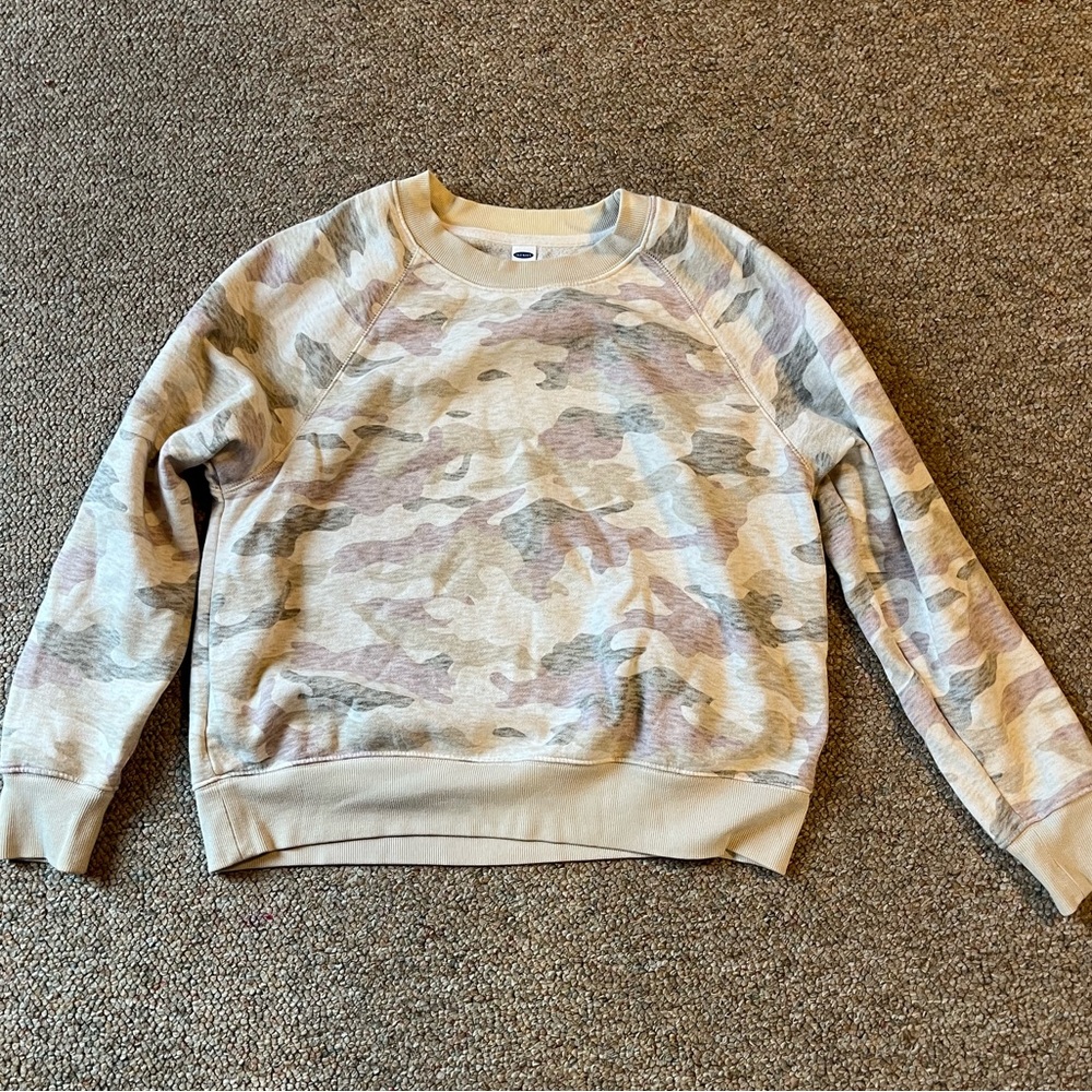 Old Navy camo sweatshirt
